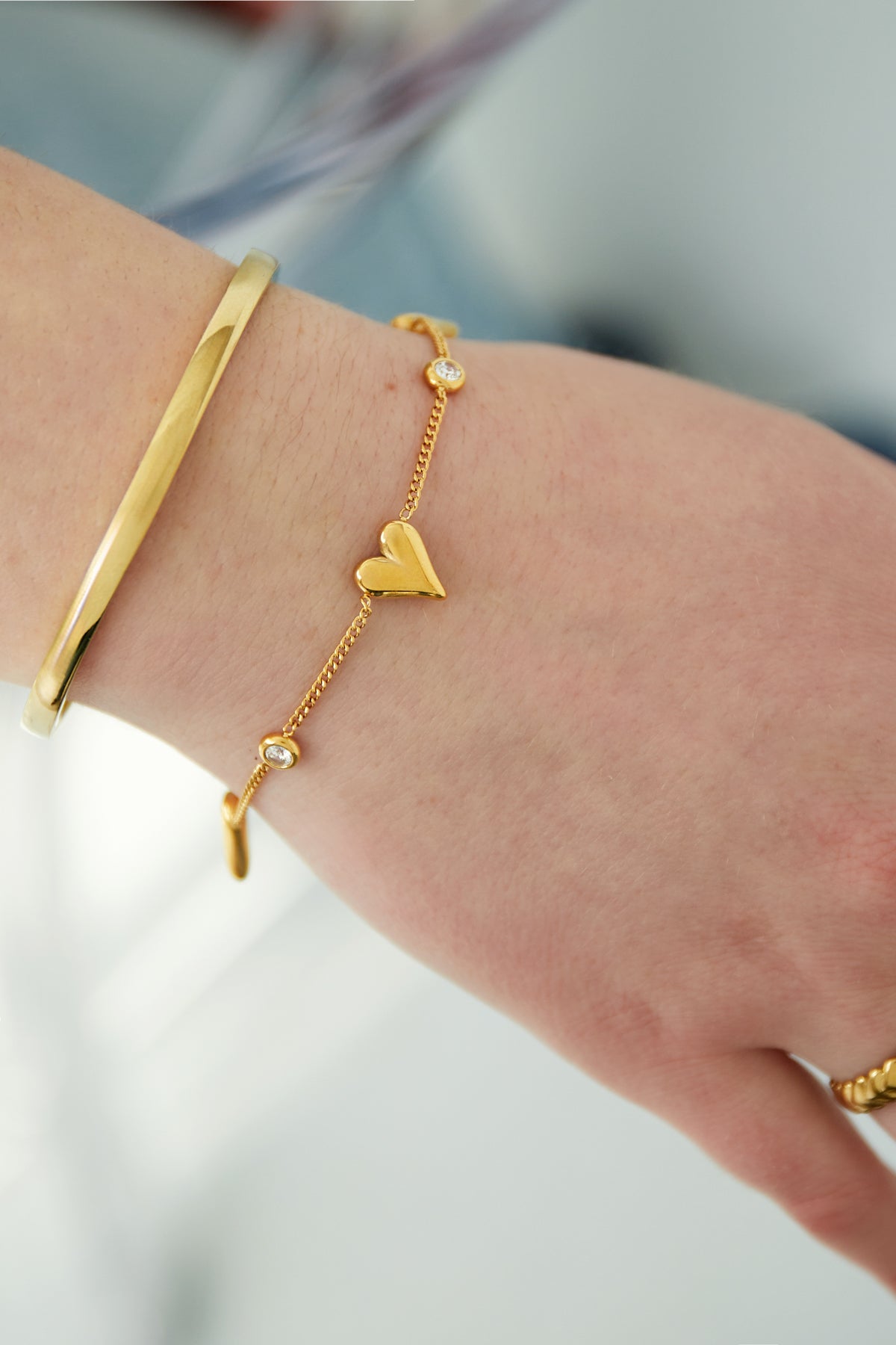 gleaming love armband