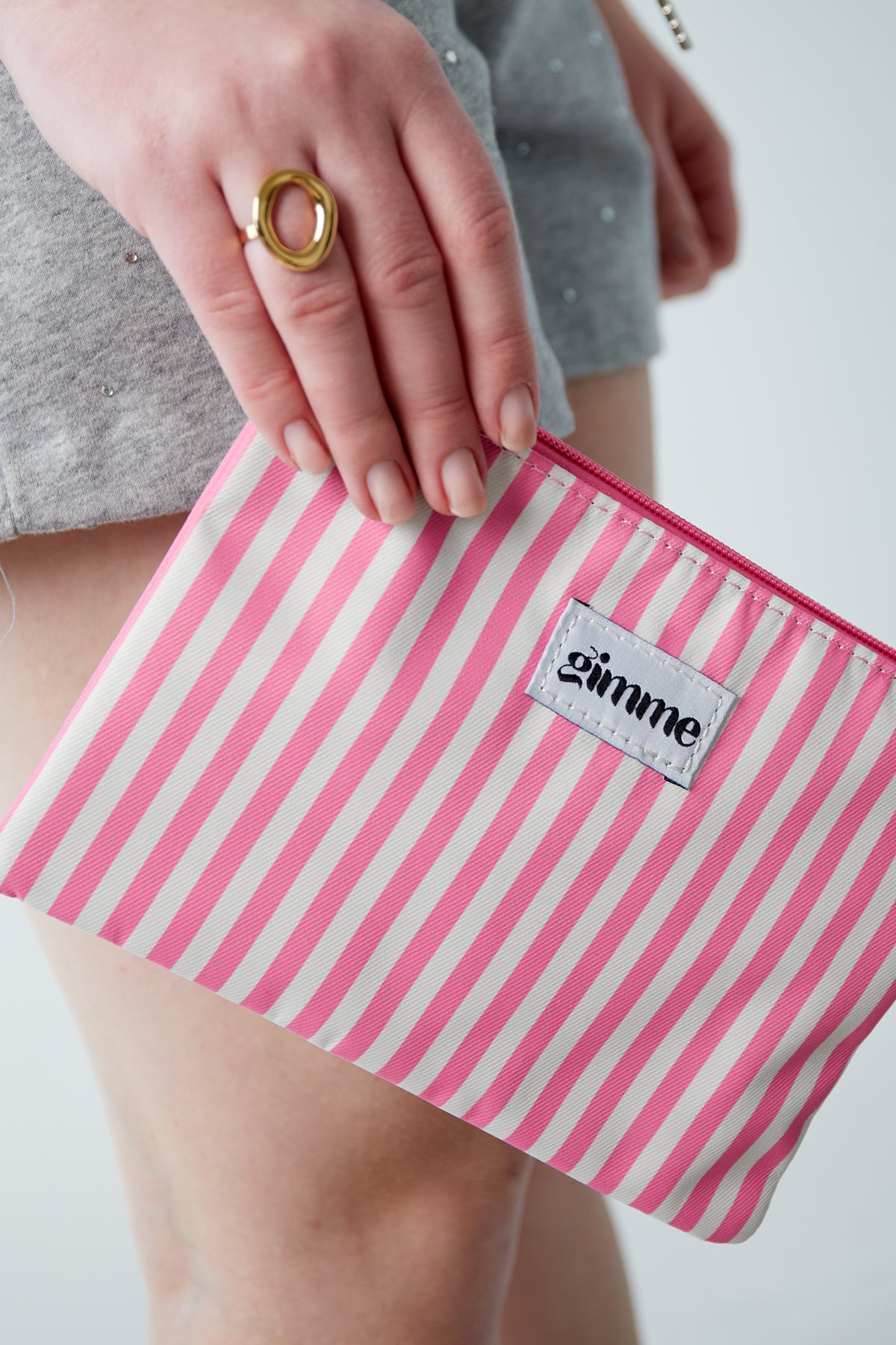 Plat toilettasje dunne streep