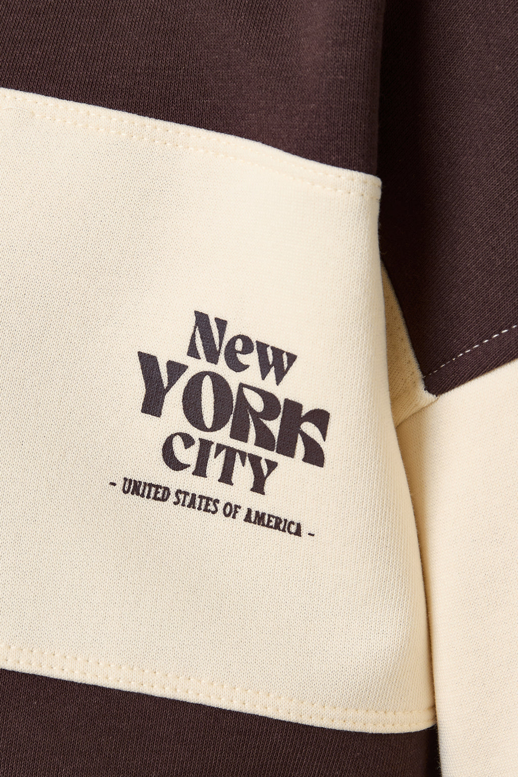 De gestreepte liefdevolle tops