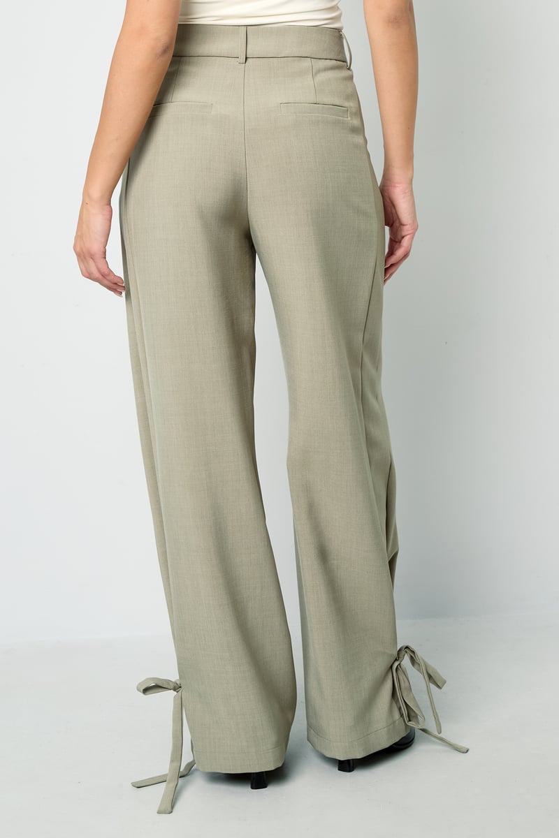 Broek met strikjes