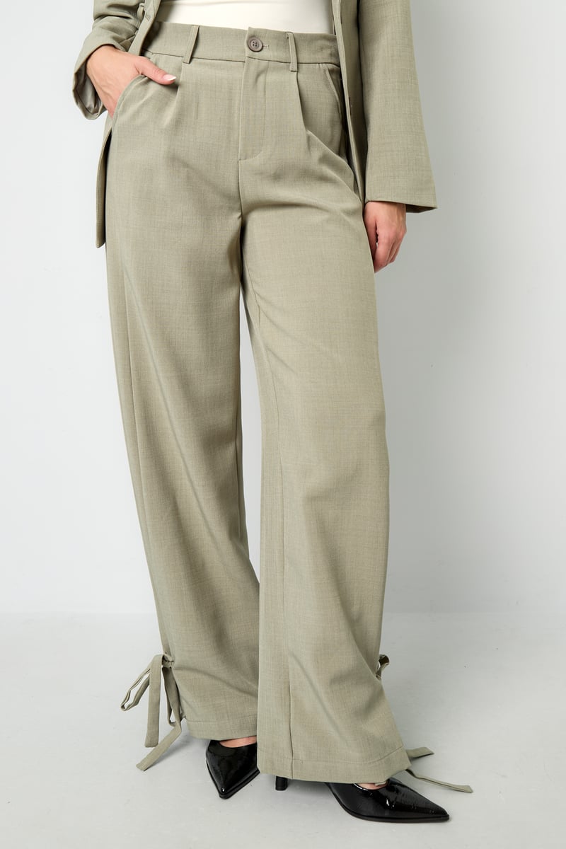 Broek met strikjes