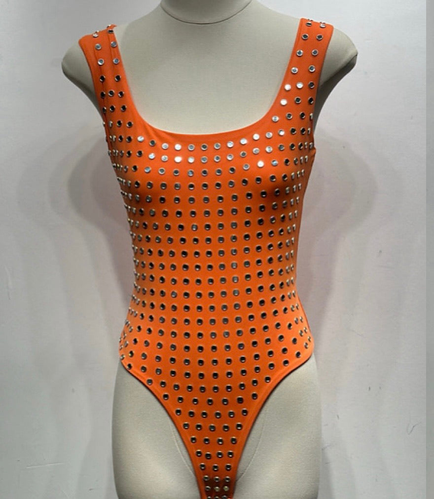 Studs body - oranje (PRE-ORDER)