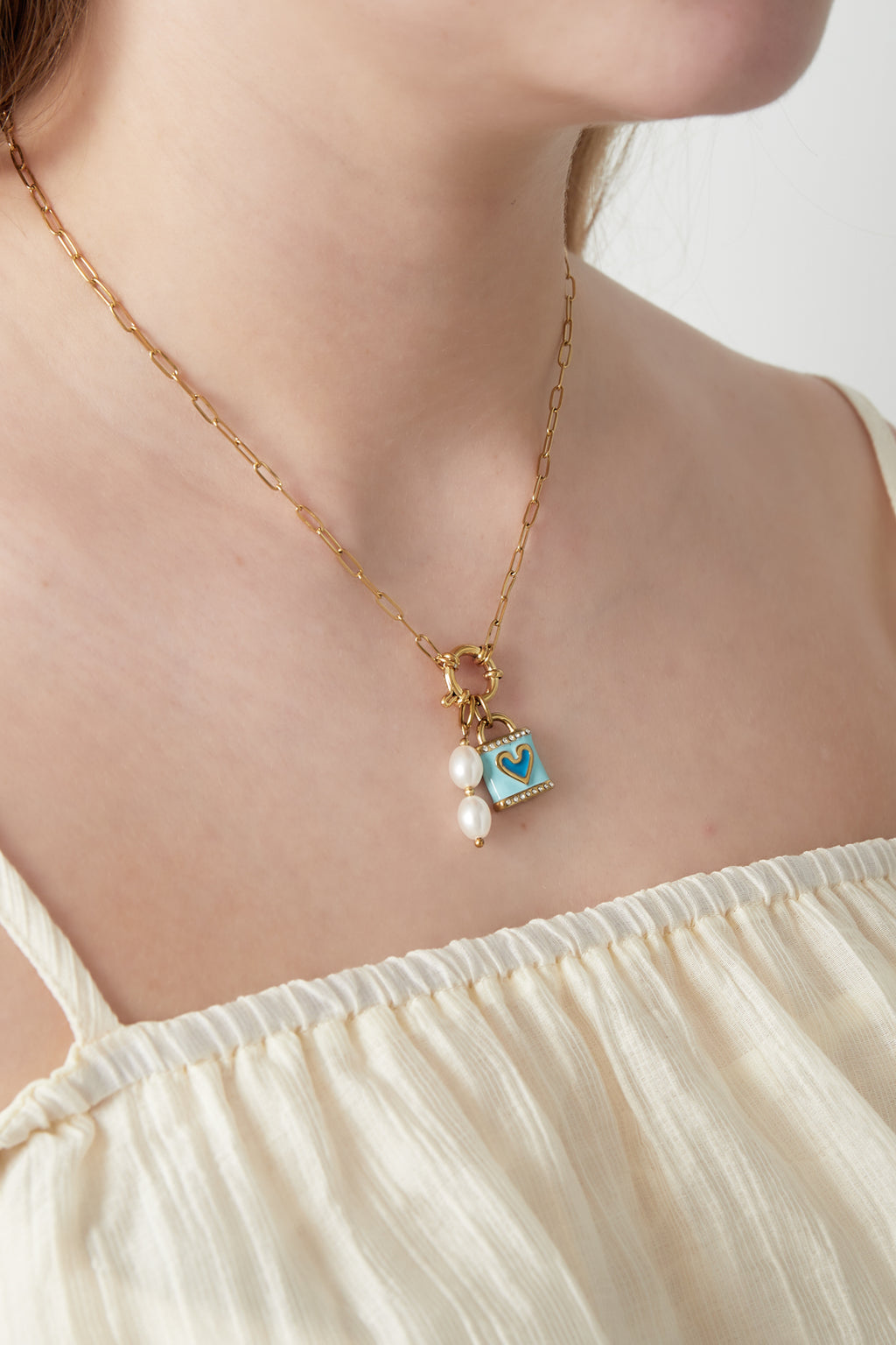 DIY-ketting van een blauw hart