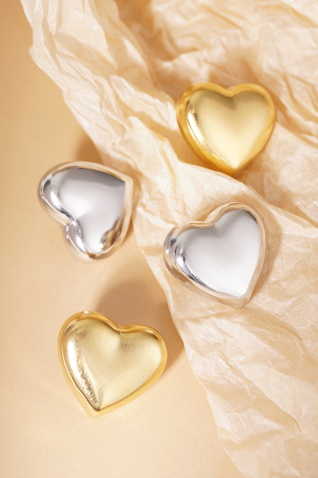 Zachte hartvormige oorbellen